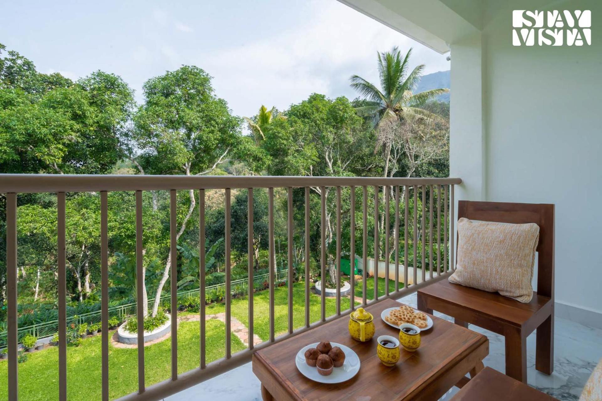 Stayvista At Spice Notes - Breakfast Included Мунар Екстериор снимка